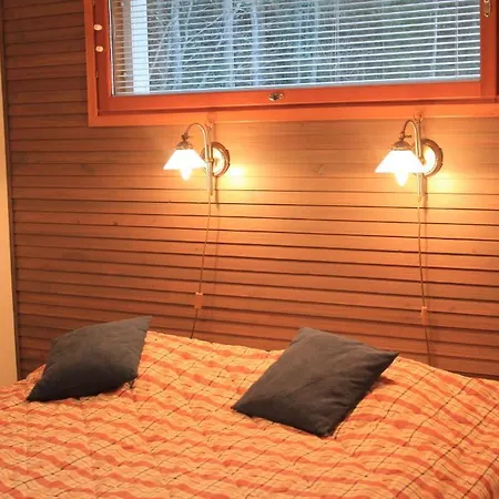 Merihelmi פארק נופש *